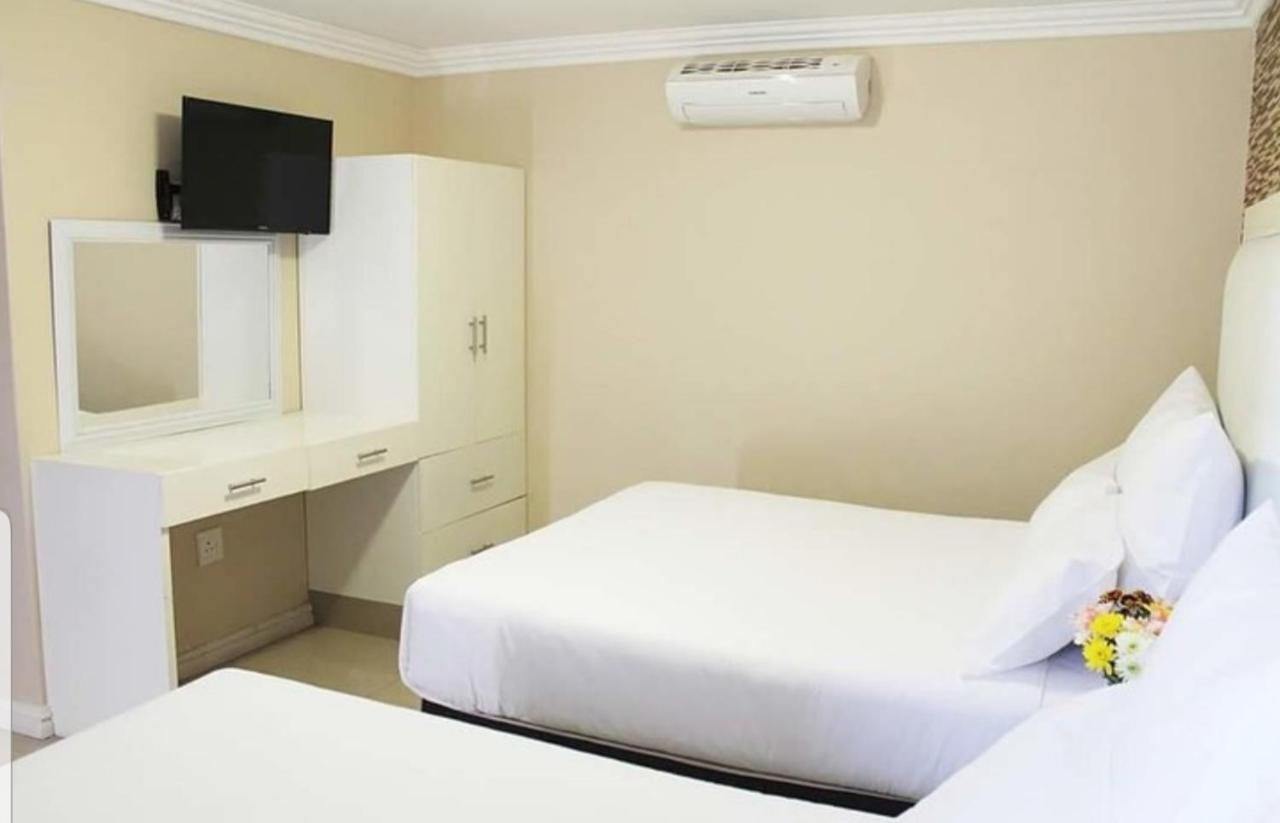Bayside Hotel Pinetown New Germany Exterior photo